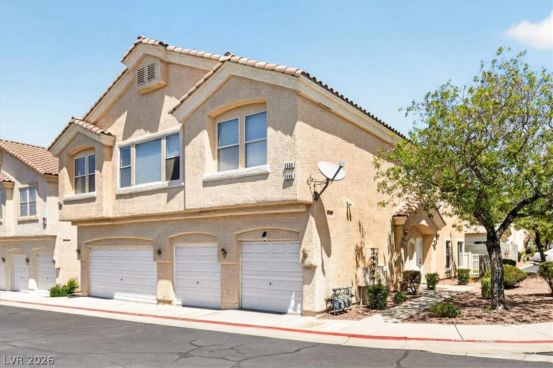 2594 Lazy Saddle Drive — photo 3
