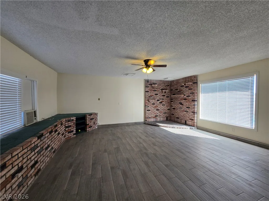 229 Breeze Street — photo 5
