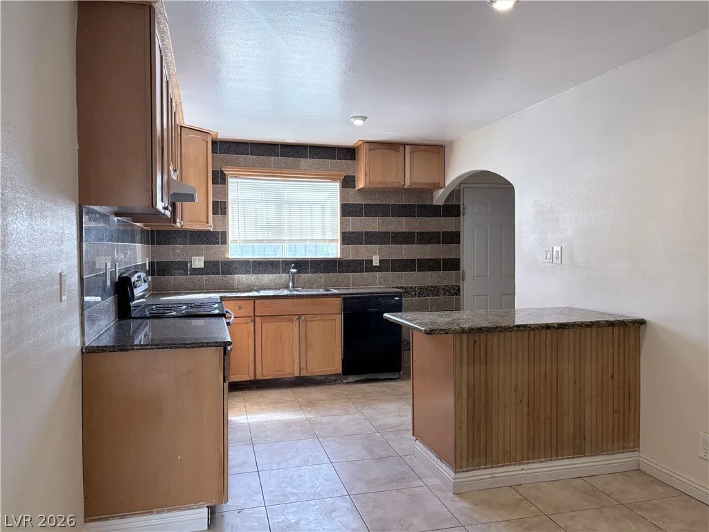 4217 SAWYER Avenue — photo 4