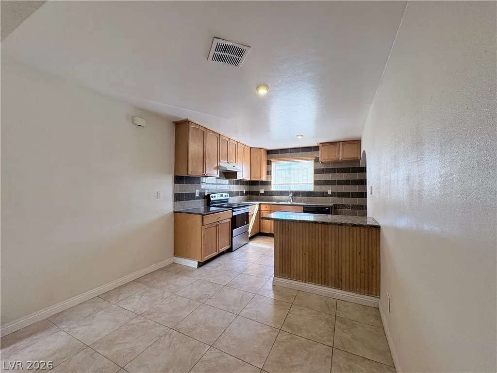 4217 SAWYER Avenue — photo 5