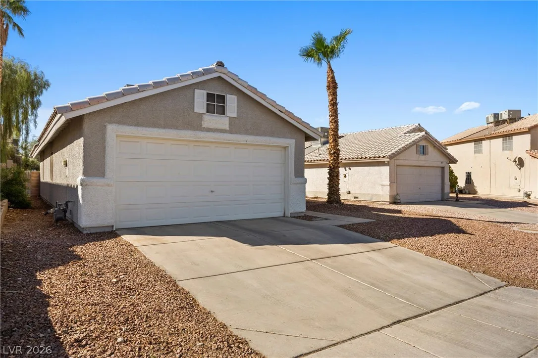 6461 Grand Oaks Drive — photo 2