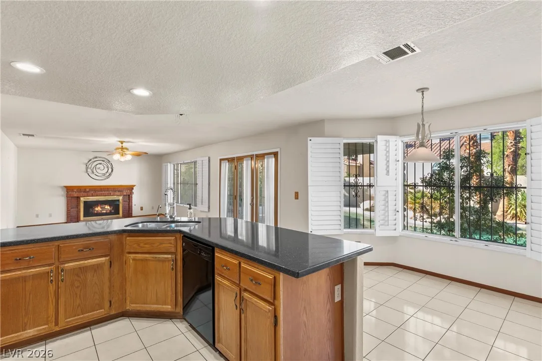 1517 Ironbark Drive — photo 4