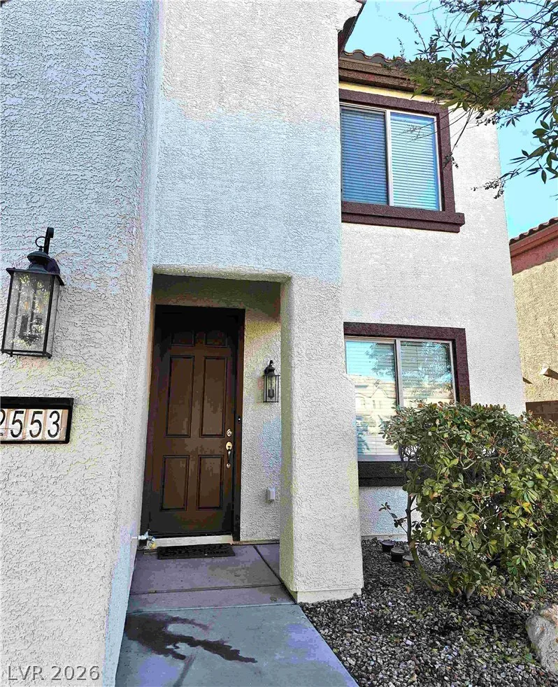 2553 Chateau Clermont Street — photo 2