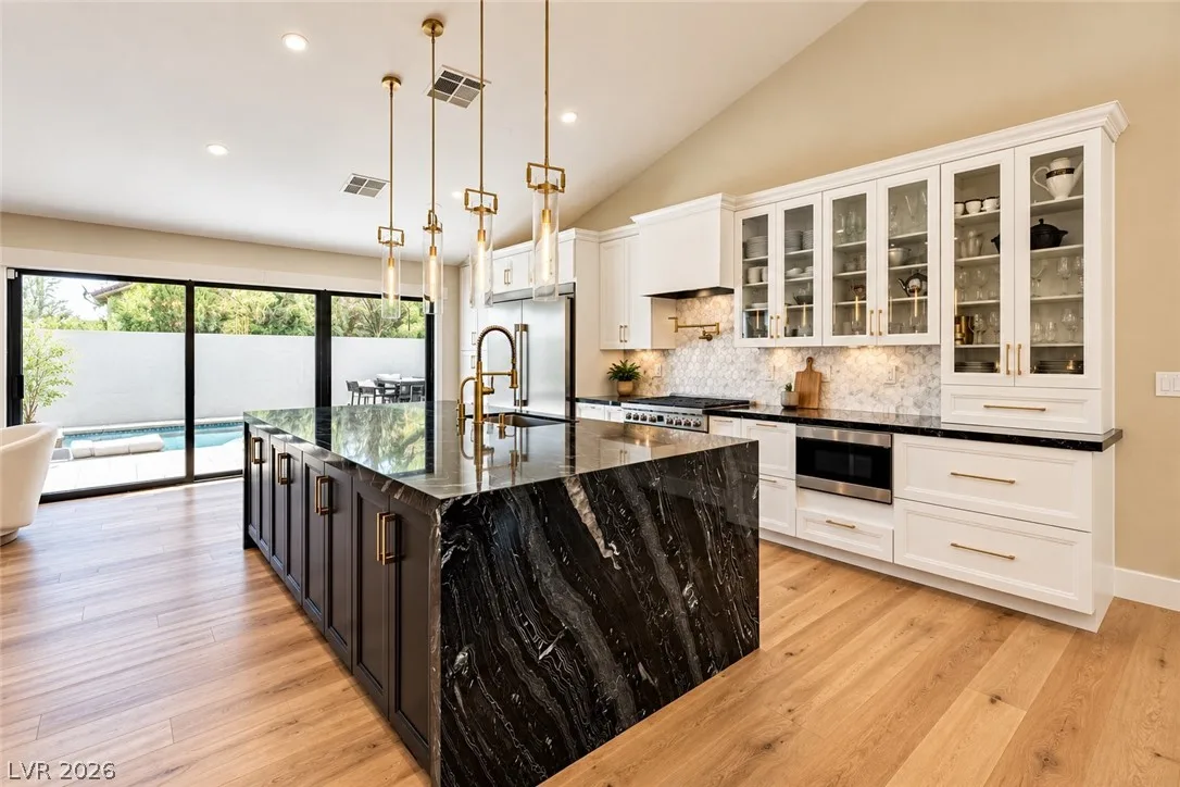 2824 Shannon River Drive — photo 4