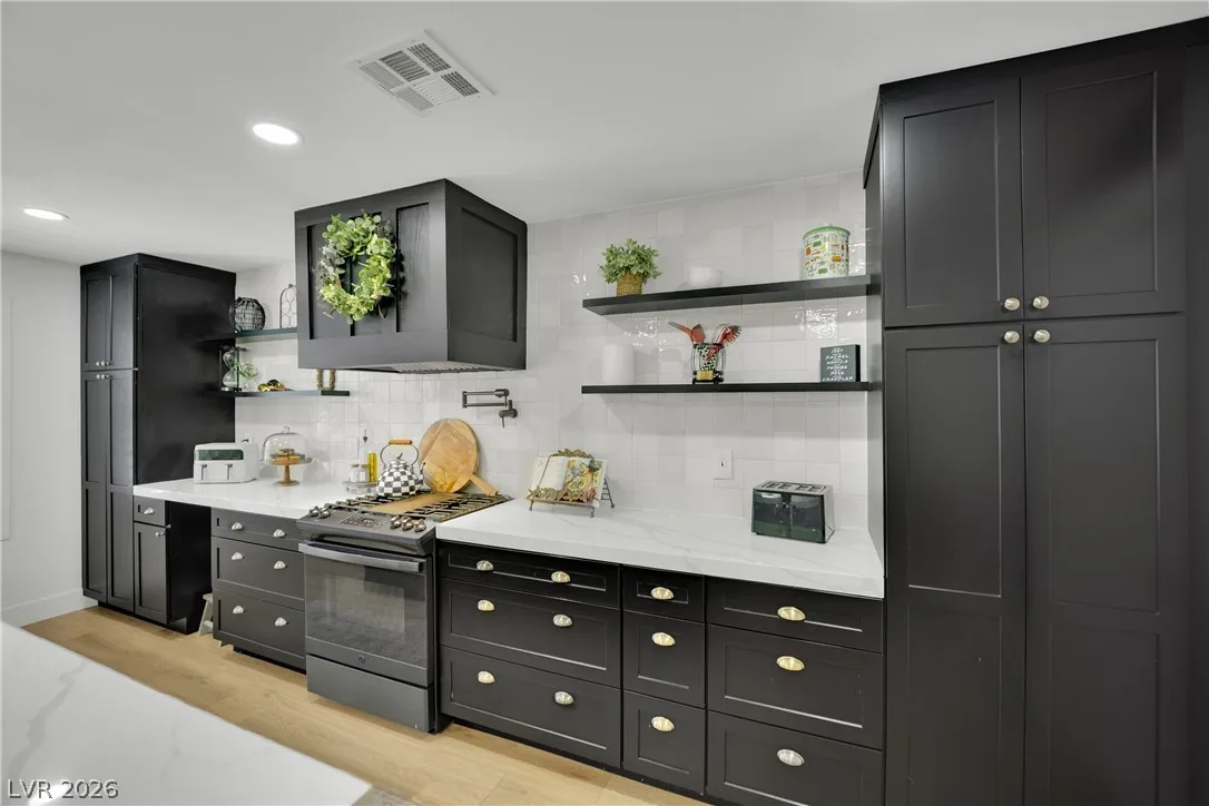 1045 Pleasing Plateau Street — photo 3
