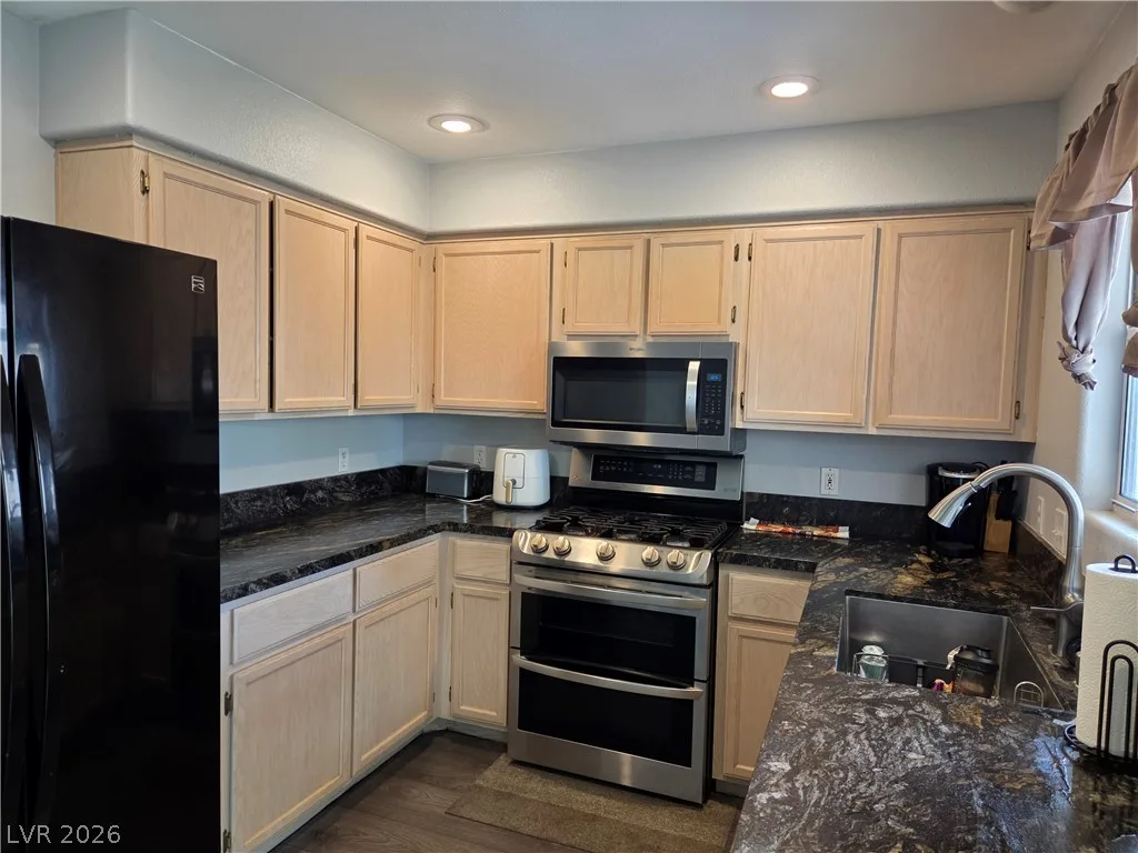 7561 Glowing Ember Court 101 — photo 3