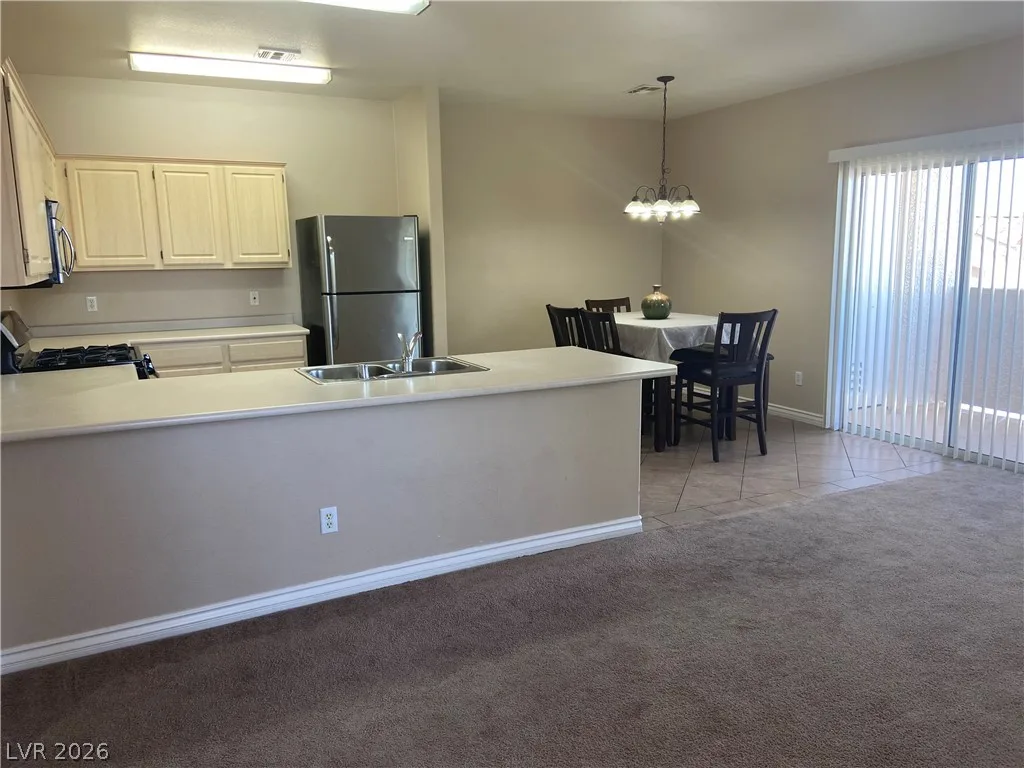 855 North Stephanie Street 2021 — photo 1
