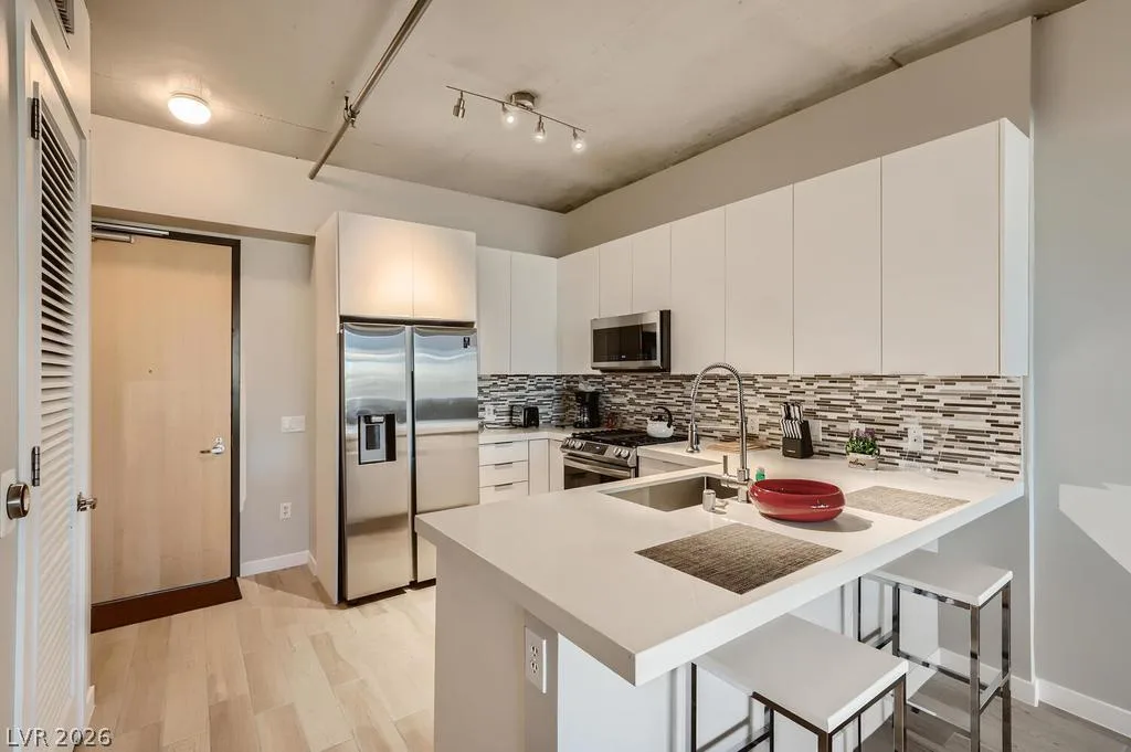 353 East Bonneville Avenue 805 — photo 4