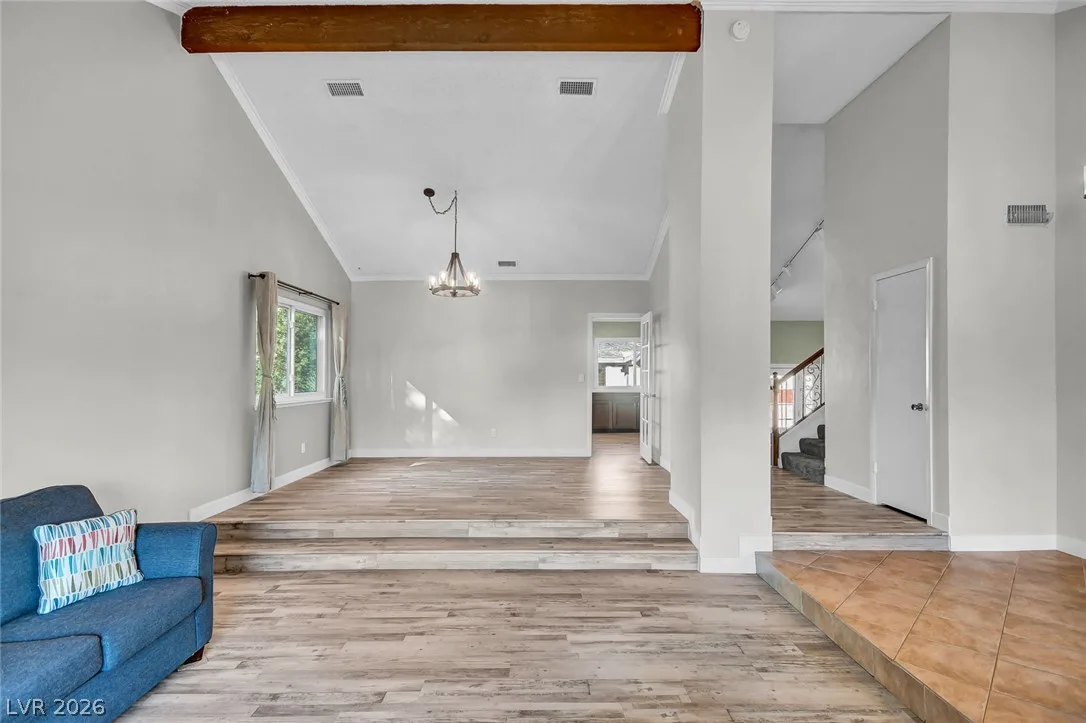 1530 Sherri Lane — photo 4