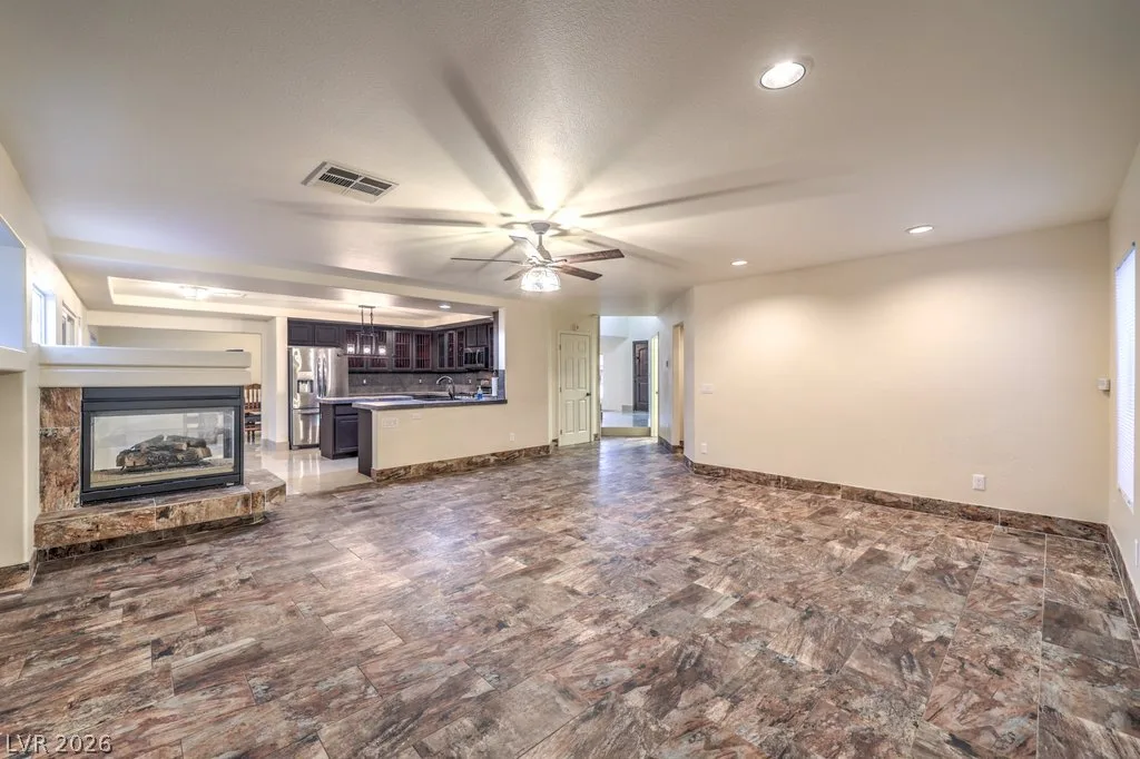 527 Leap Frog Avenue — photo 5