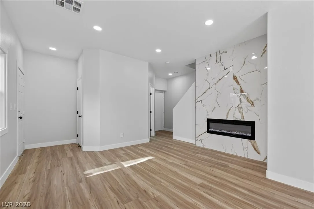 4627 Dealers Choice Way 102 — photo 4