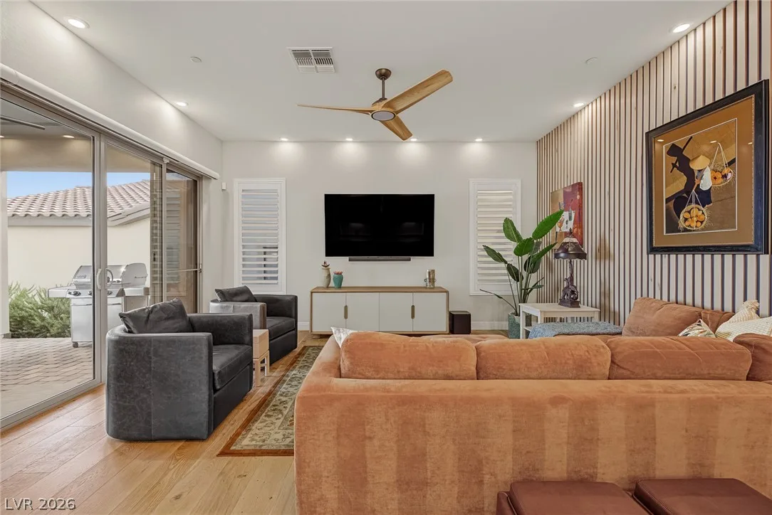 24 Cliffwater Street — photo 4