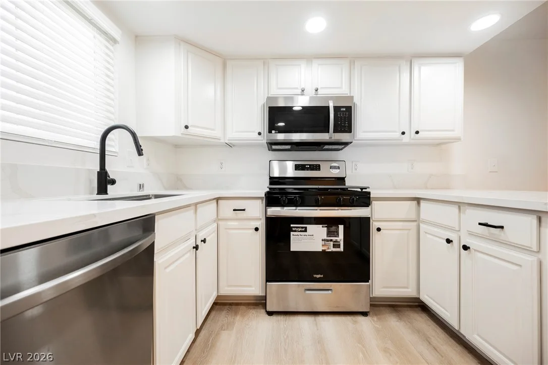454 Sellers Place — photo 5
