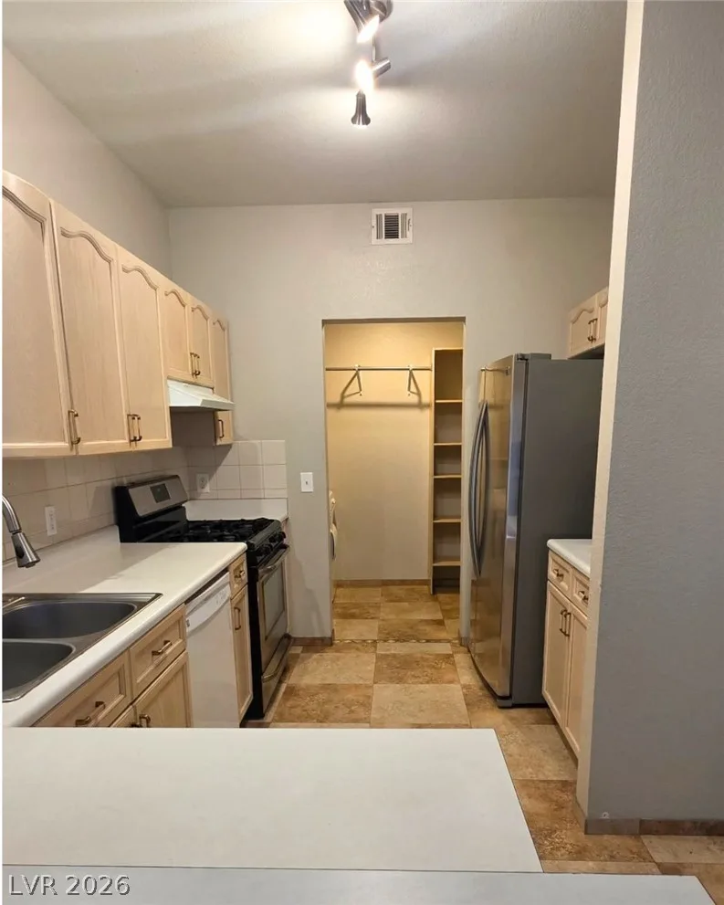 2601 Country Maple Avenue — photo 5