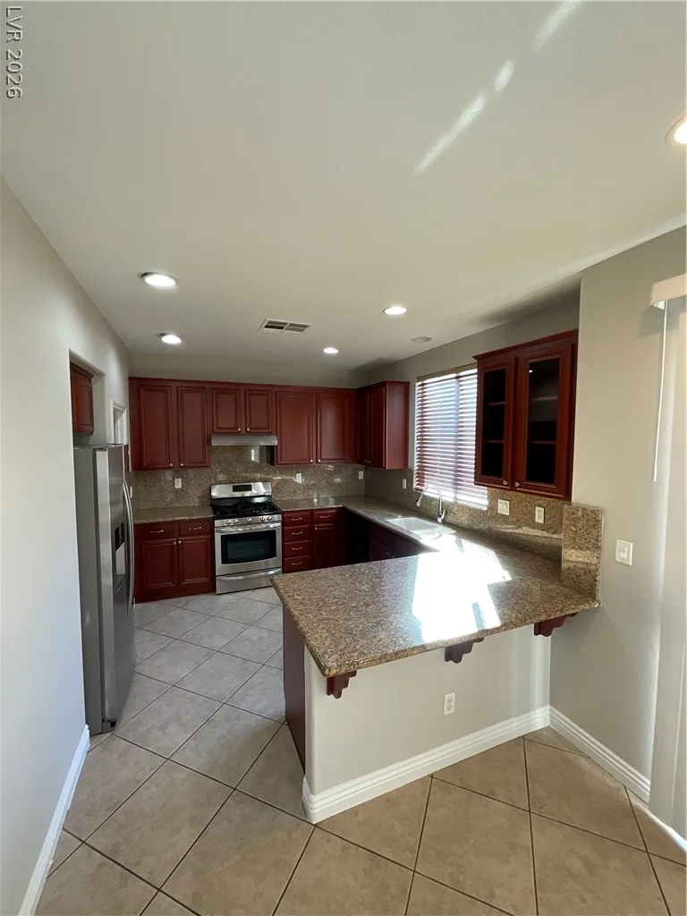 1825 Arch Stone Avenue — photo 2