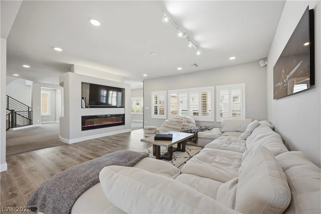 8609 Calla Lily Court — photo 3
