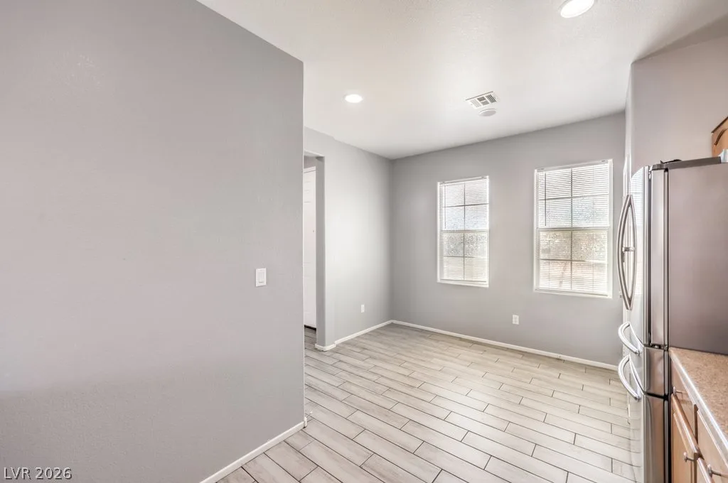 10456 Highlands River Street — photo 4