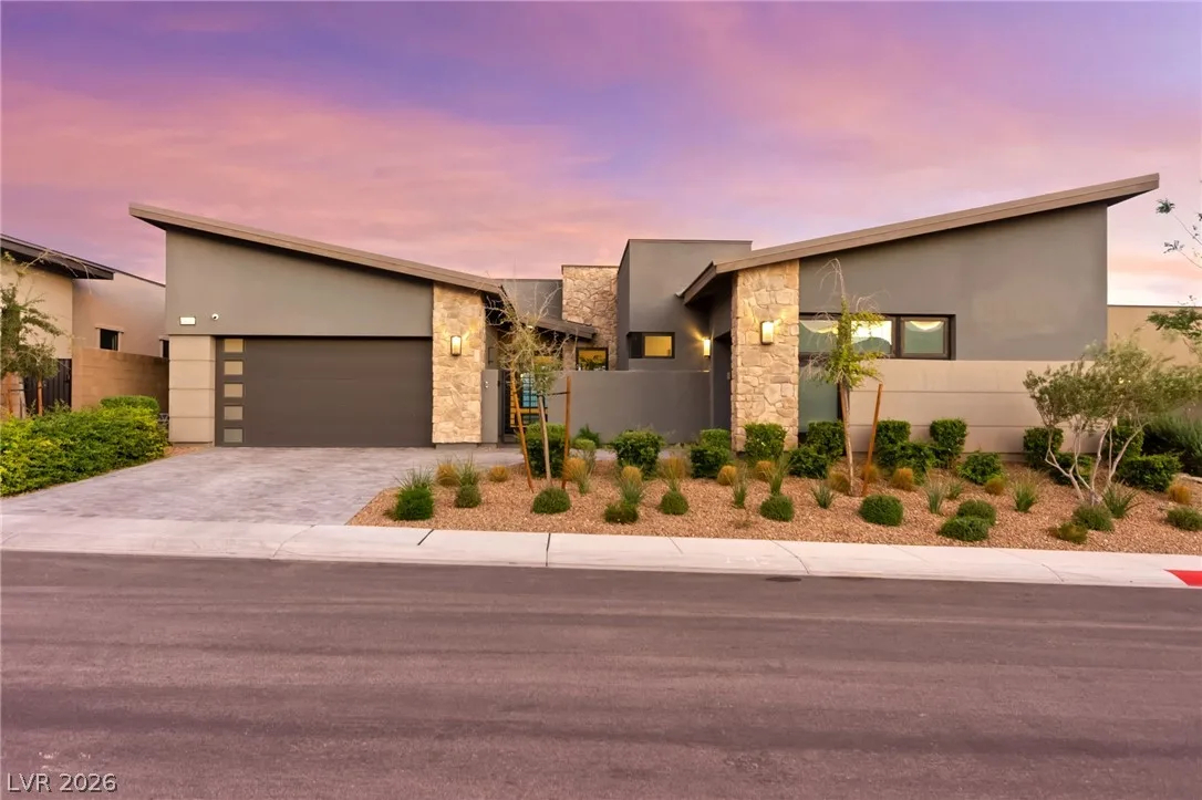 810 Bolide Street — photo 1