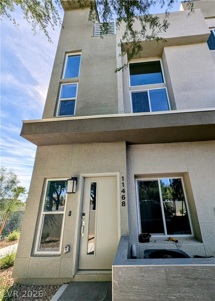 11468 Roaring Peak Drive — photo 1