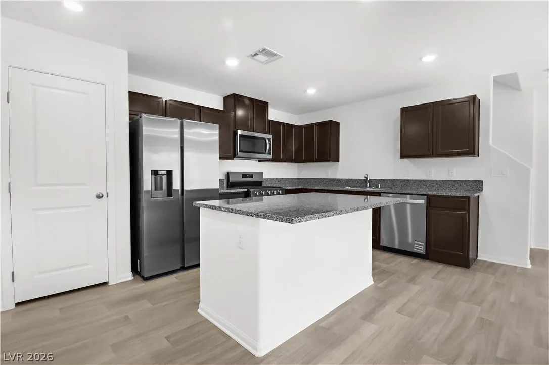 6022 S. Tomsik Street — photo 3