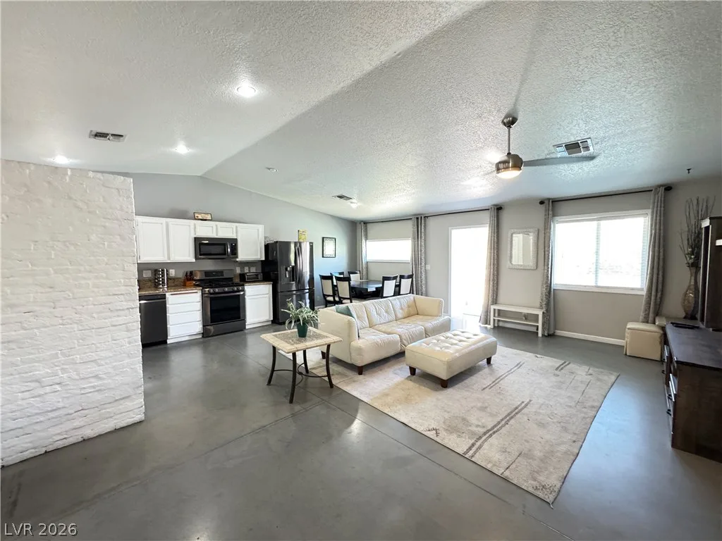 7267 Sixshooter Drive — photo 3