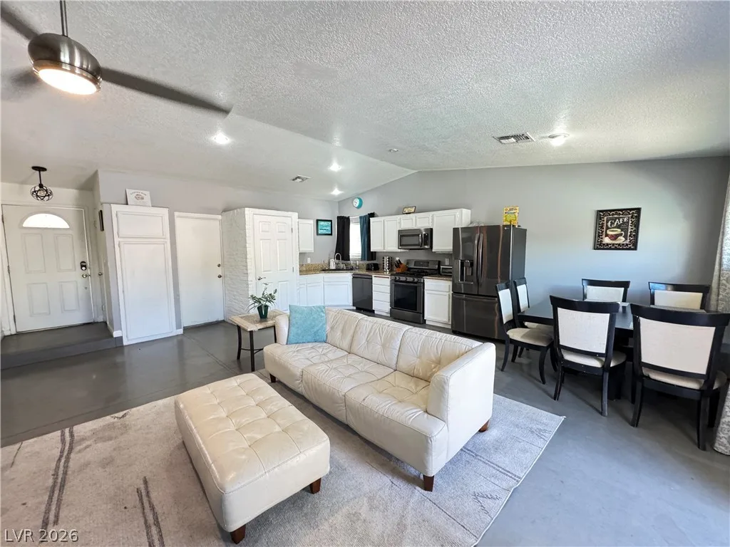 7267 Sixshooter Drive — photo 4