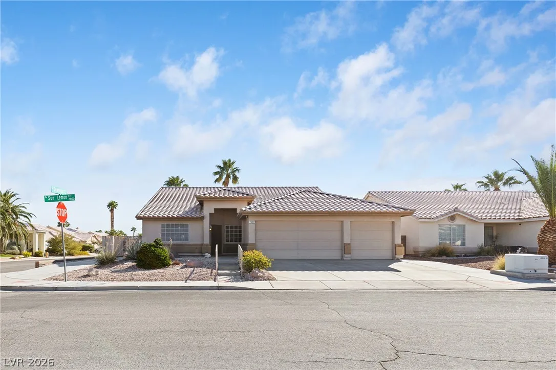 7832 Sun Lemon Court — photo 1