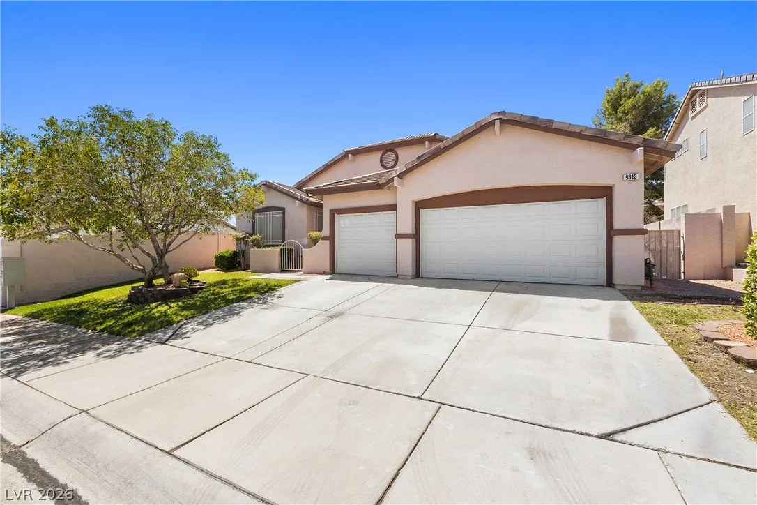 9613 Cherry Canyon Avenue — photo 1