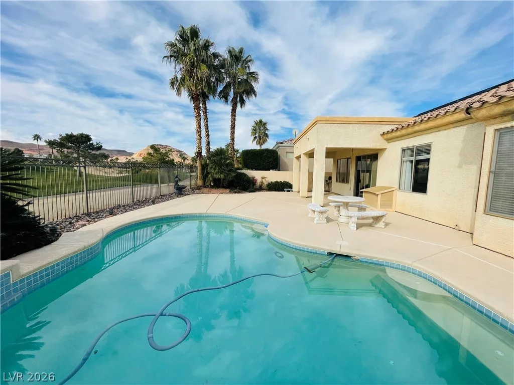 231 Cliff Valley Drive — photo 5