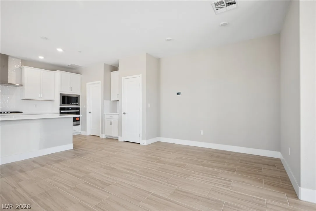 9725 Sangria Sunrise Avenue — photo 5