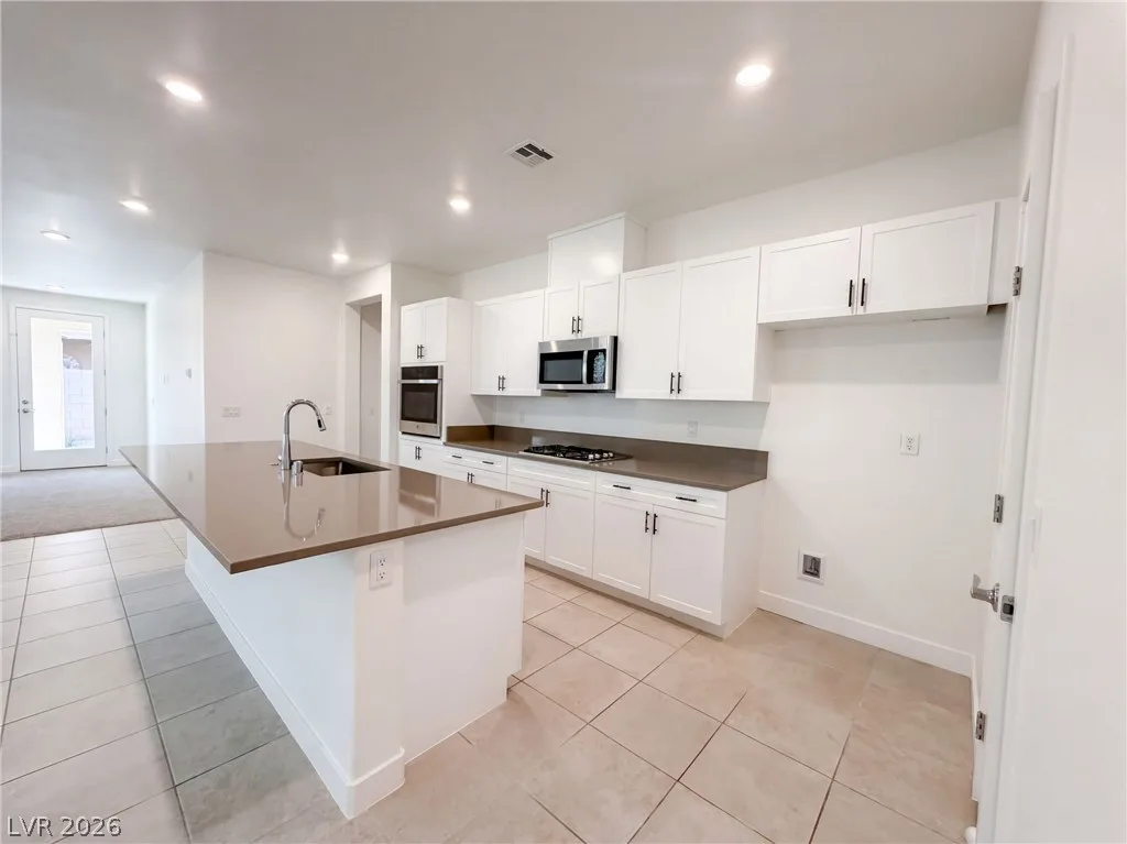 446 Royal Palms Lane — photo 5