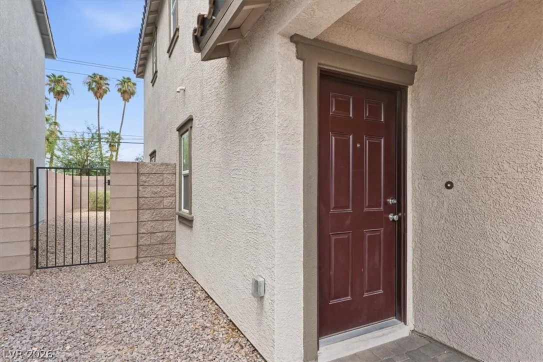 4056 Campeche Avenue — photo 2