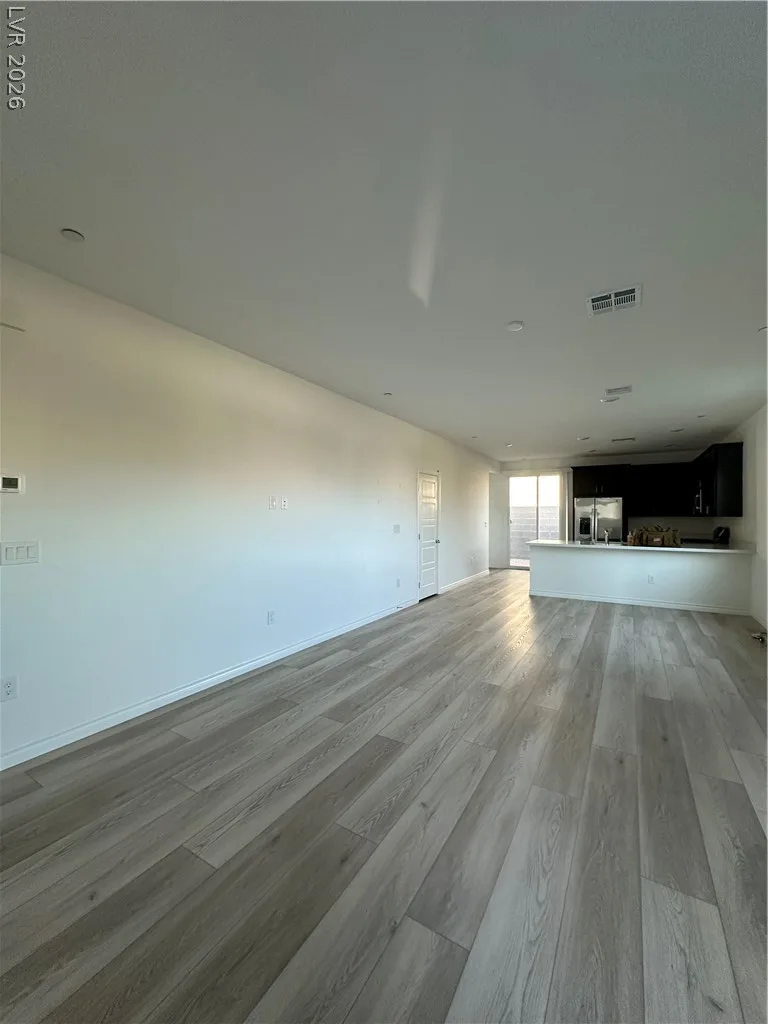 9769 Redwood Cascade Street — photo 4