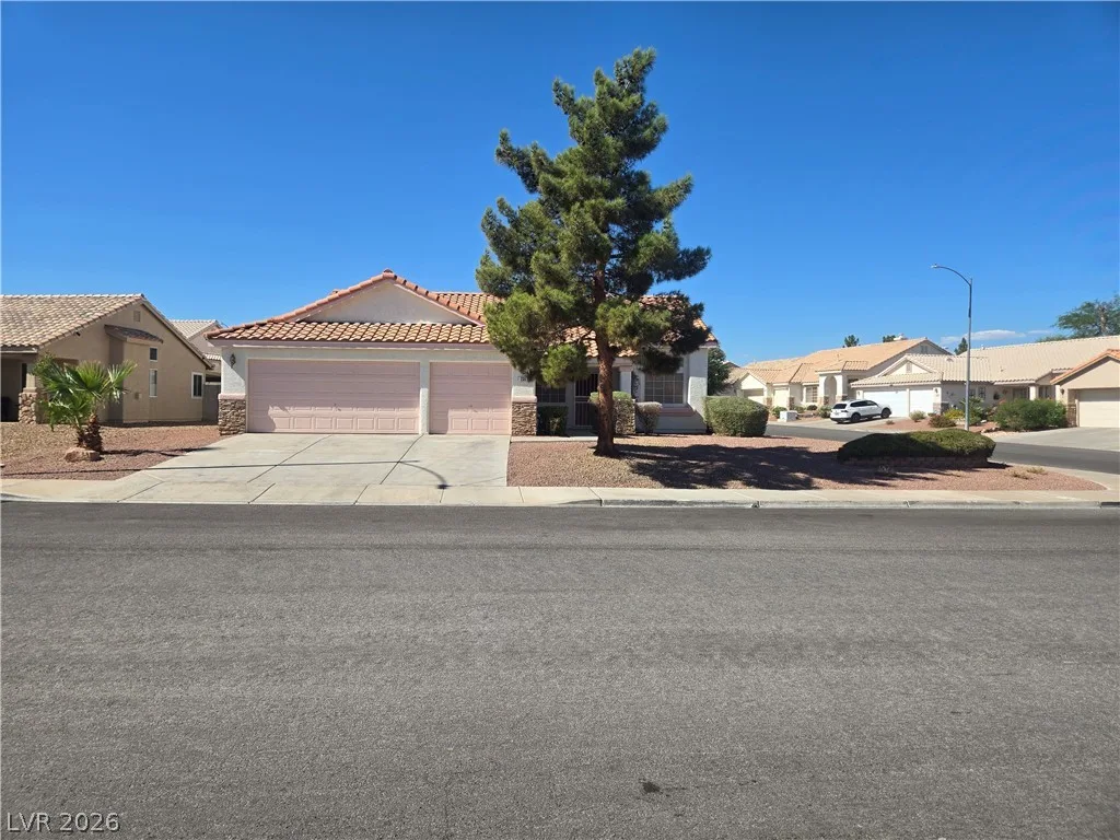 239 Oxford Cloth Court — photo 1