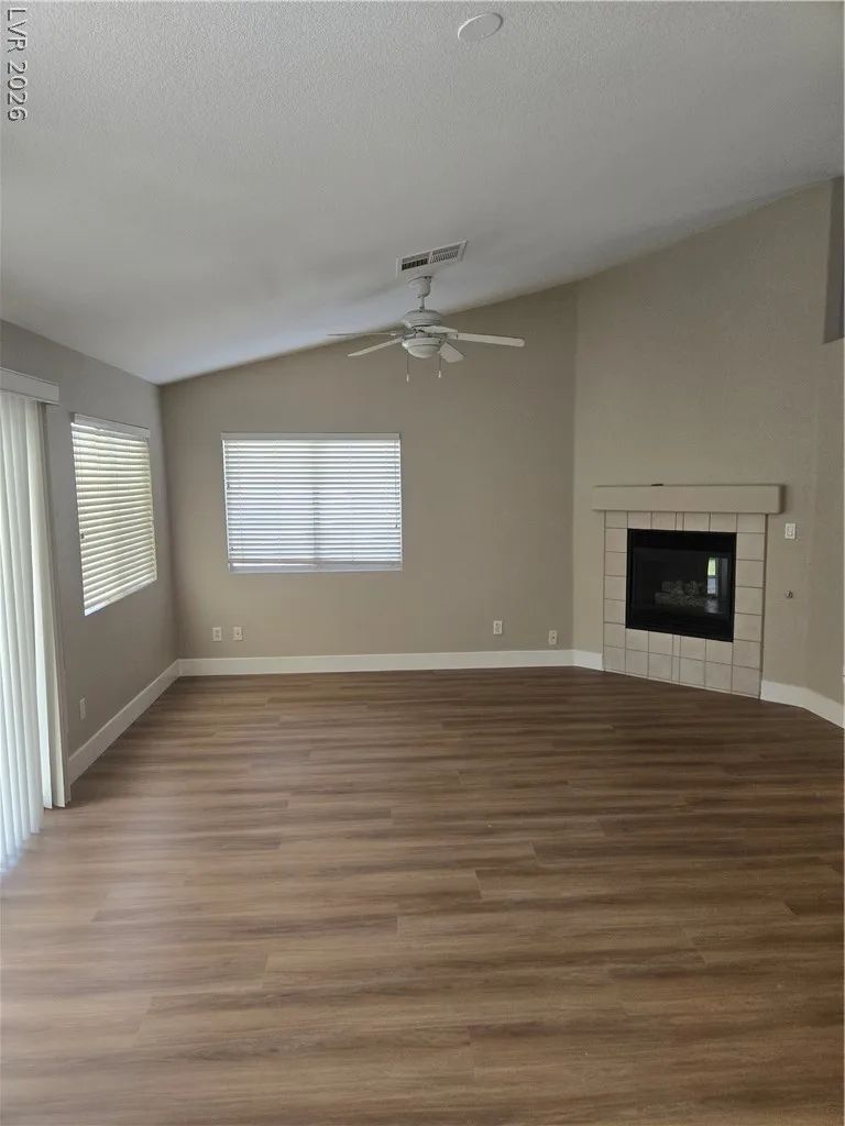 239 Oxford Cloth Court — photo 4