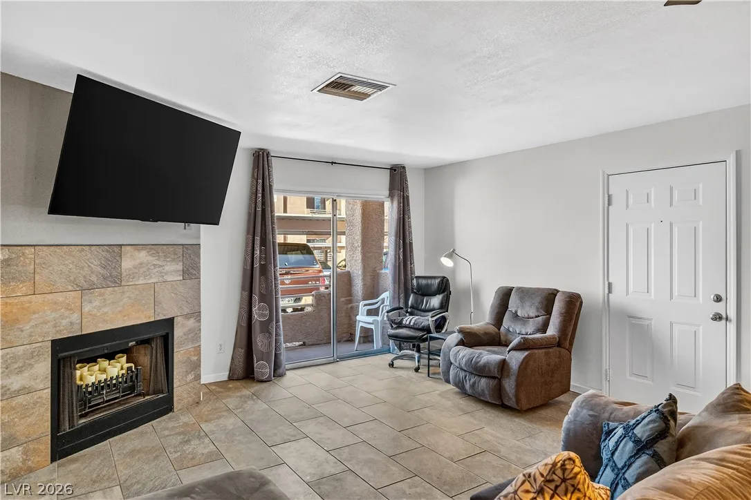 2232 Aspen Mirror Way 102 — photo 4