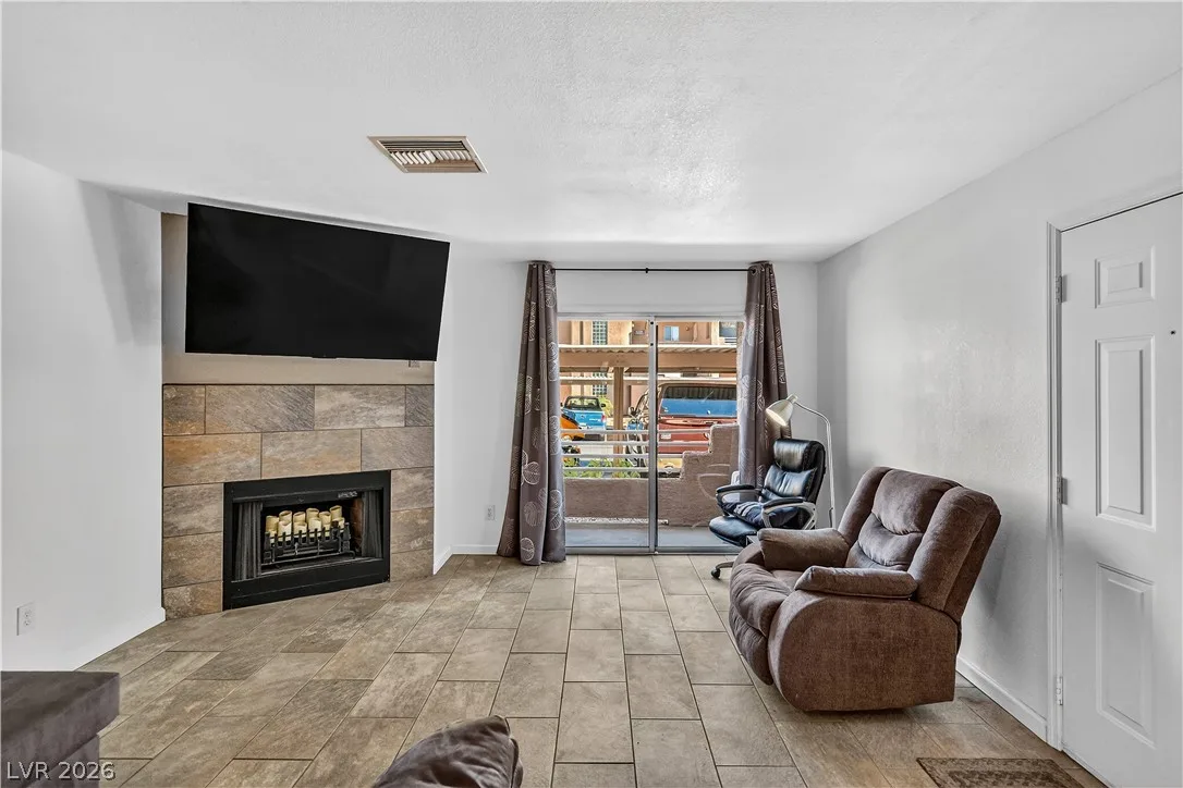 2232 Aspen Mirror Way 102 — photo 5