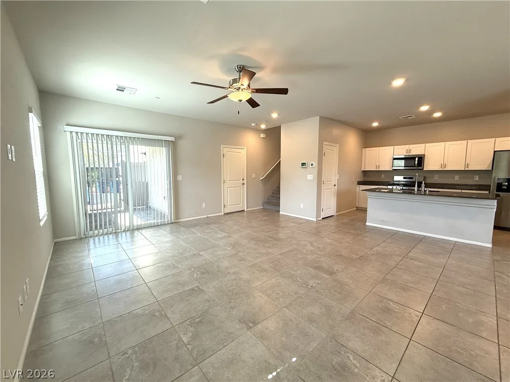 522 Spy Rock Avenue — photo 2