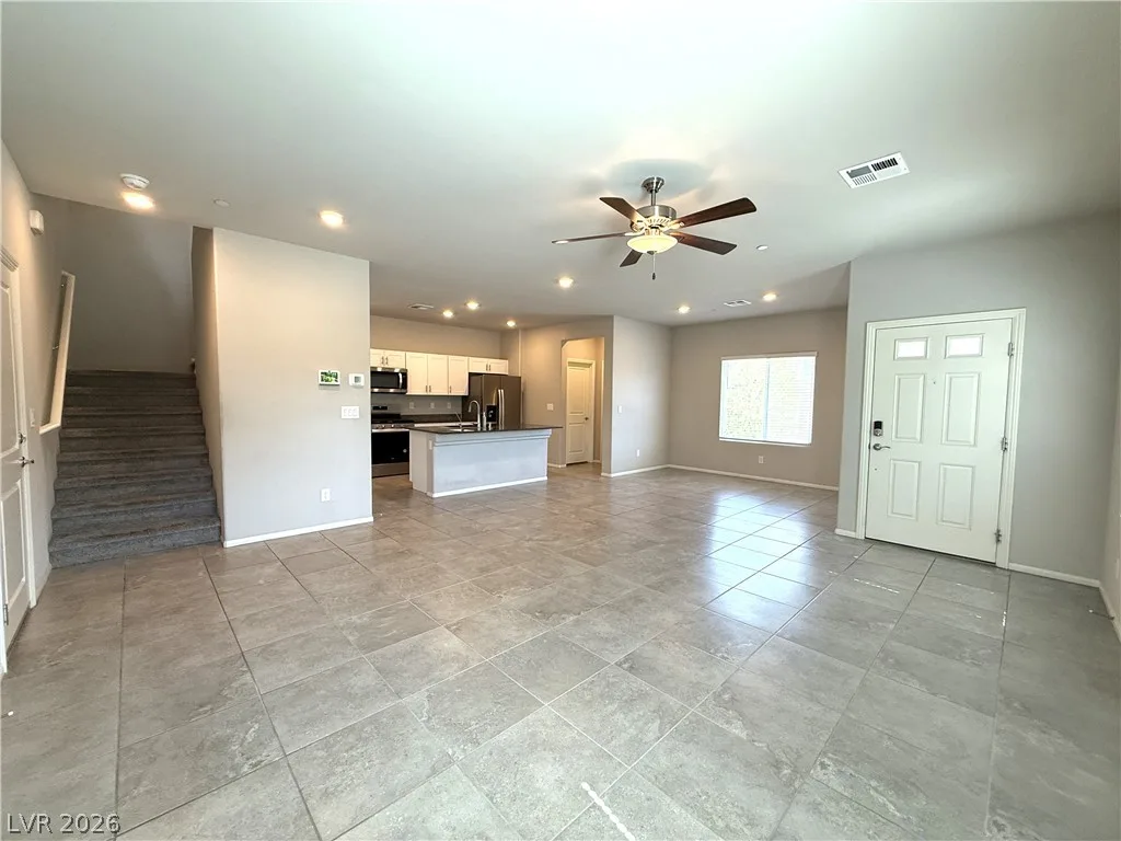 522 Spy Rock Avenue — photo 3