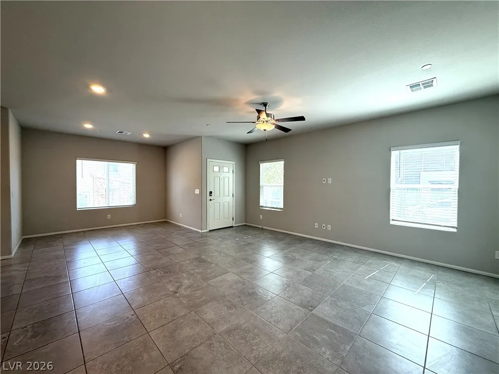 522 Spy Rock Avenue — photo 4
