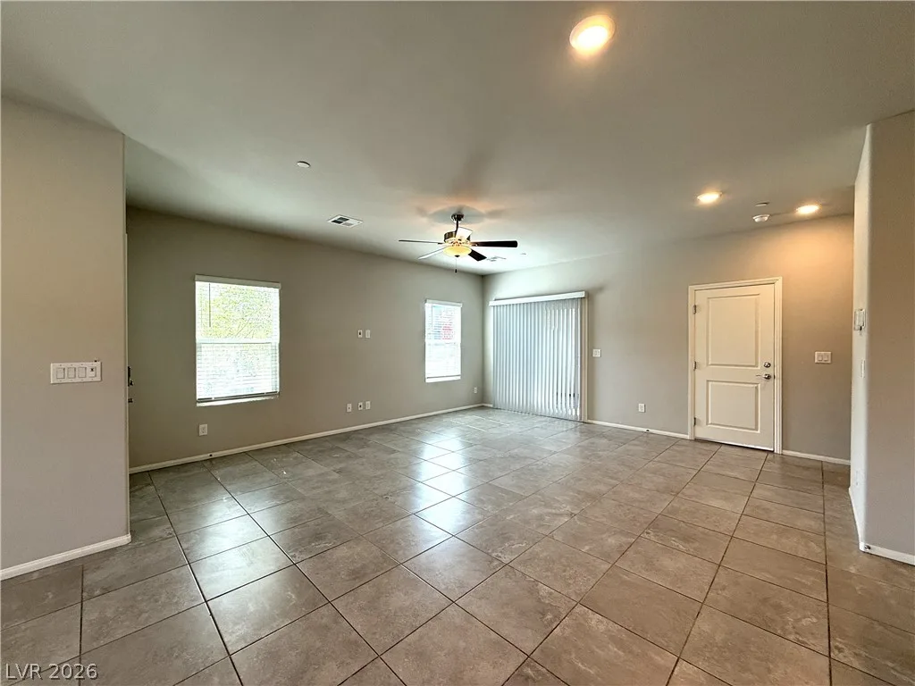522 Spy Rock Avenue — photo 5