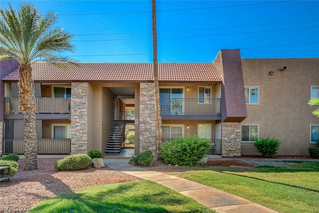 5116 River Glen Drive 228 — photo 1