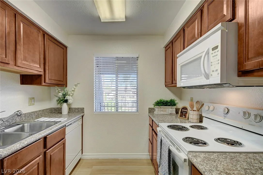 5116 River Glen Drive 228 — photo 3