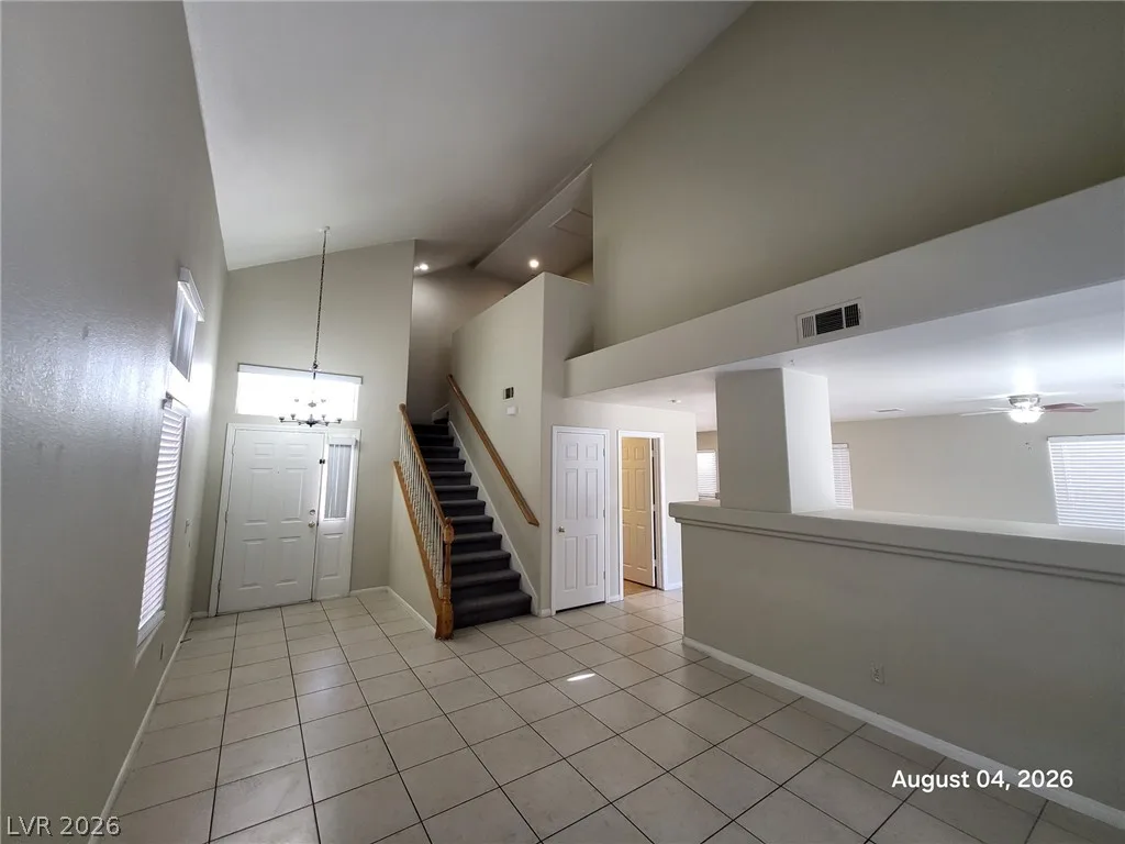 8236 West Rochelle Avenue — photo 2