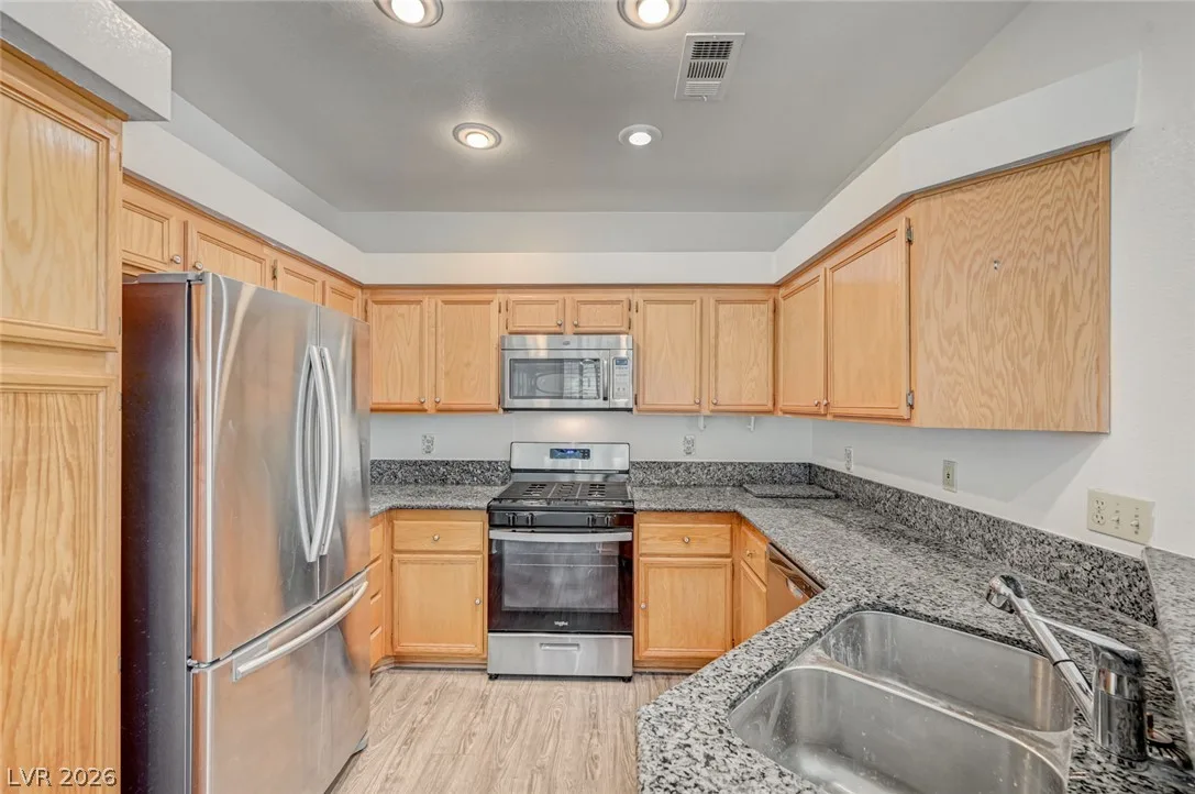 5155 West Tropicana Avenue 2016 — photo 2