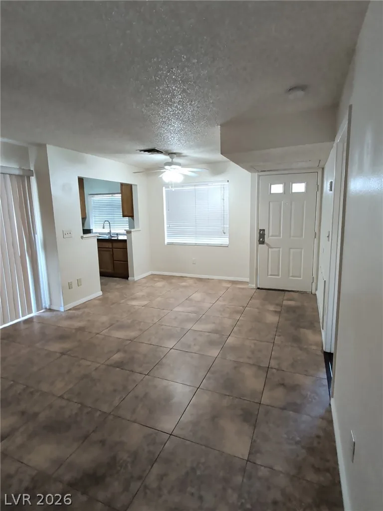 4813 Nara Vista Way 102 — photo 2