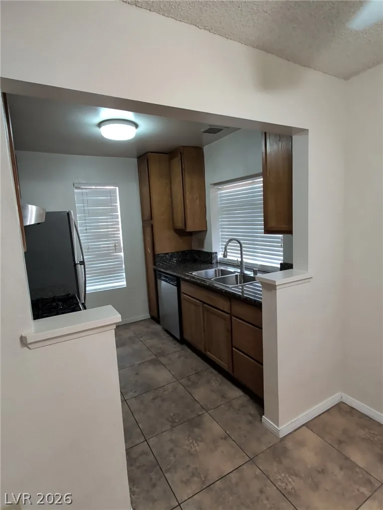 4813 Nara Vista Way 102 — photo 5