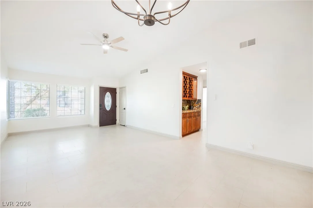 6249 Saginaw Drive — photo 4