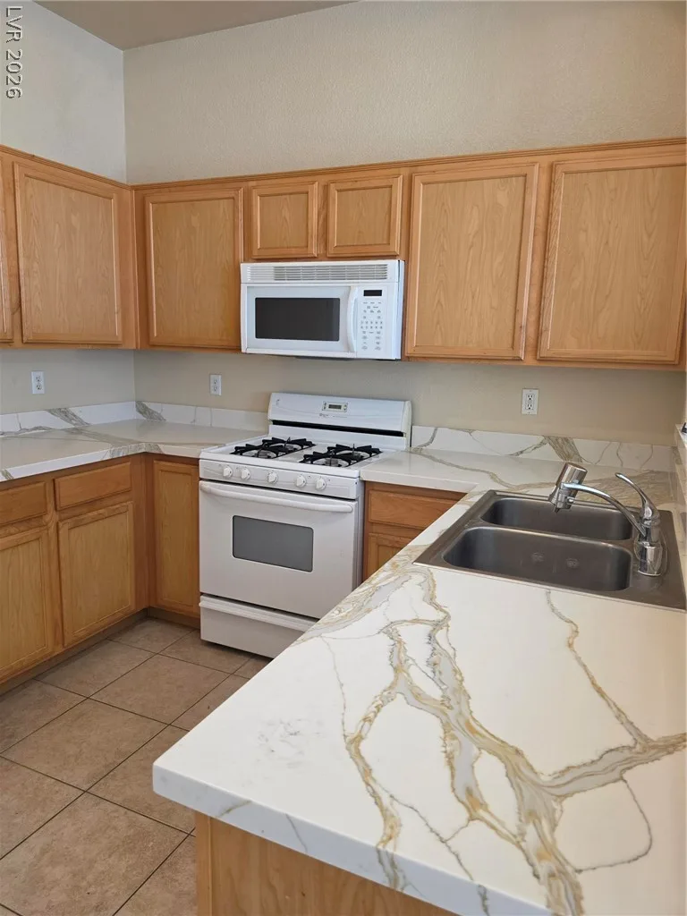 10650 Calico Mountain Avenue 204 — photo 2
