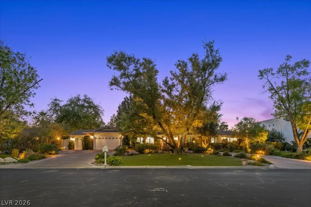 204 Rosemary Lane — photo 1